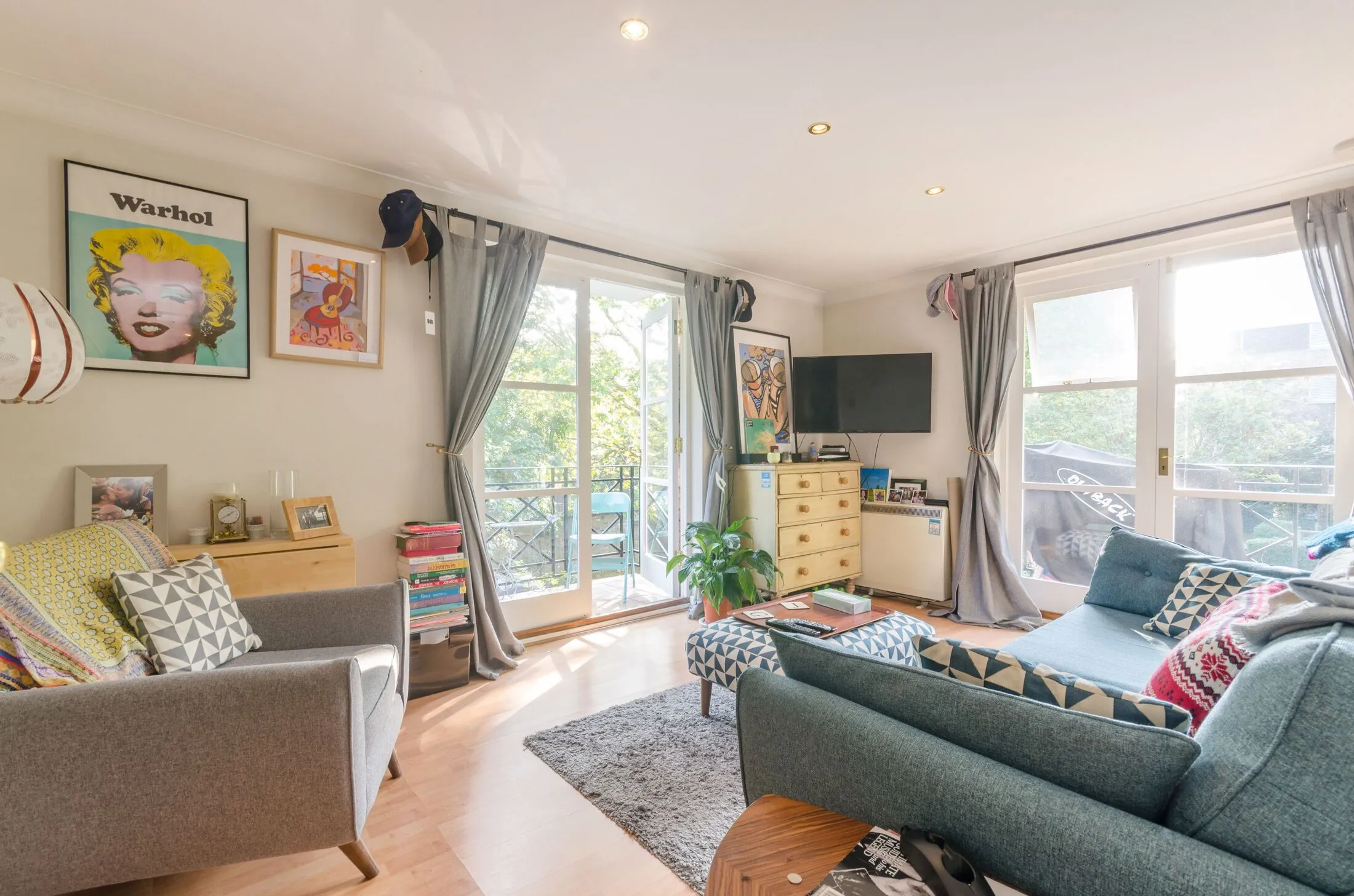 Flat Brompton Park Crescent in Greater London