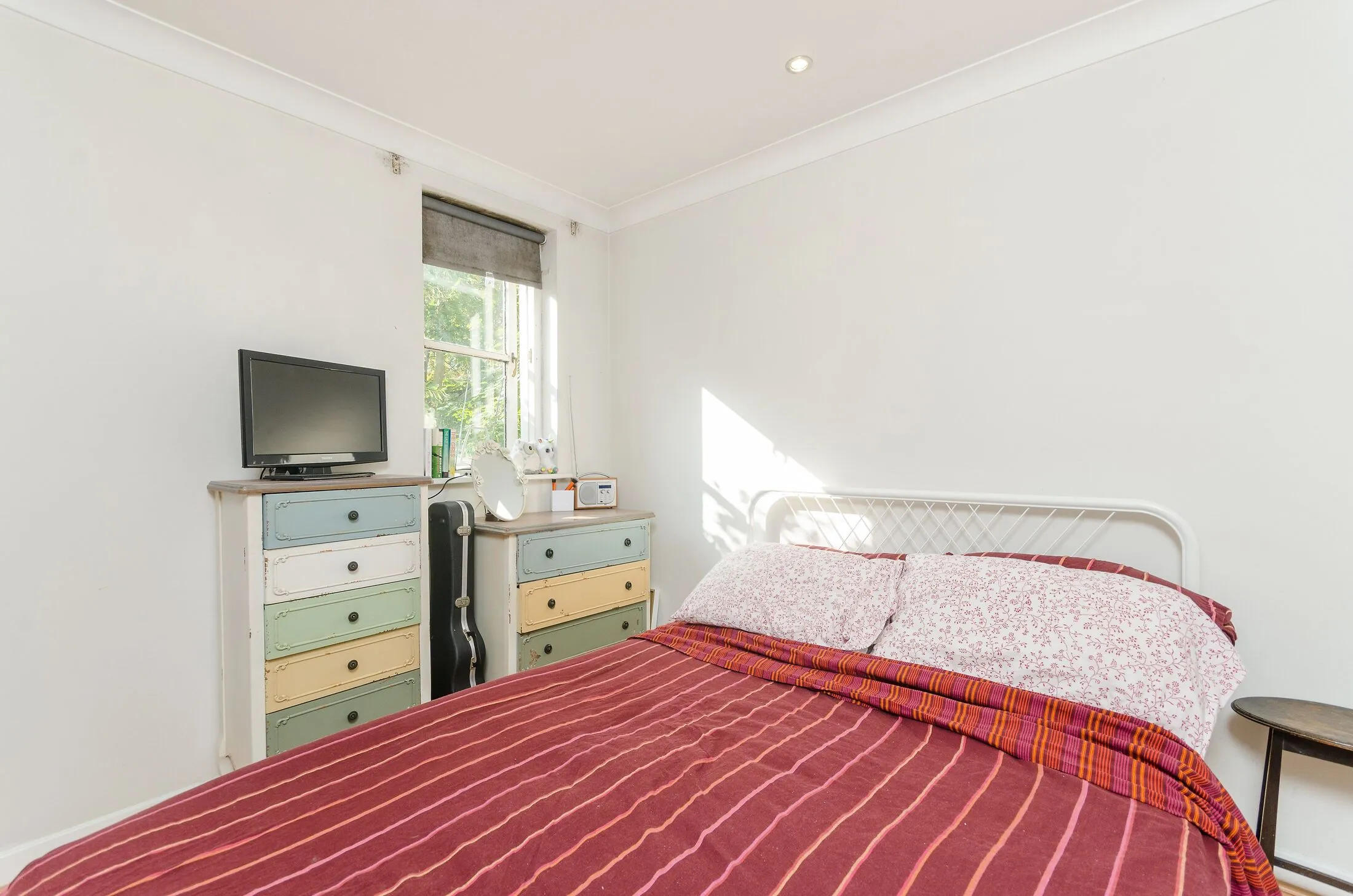 Flat Brompton Park Crescent in Greater London