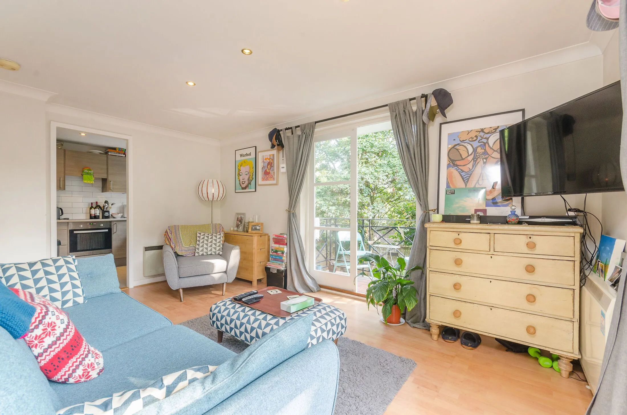 Flat Brompton Park Crescent in Greater London