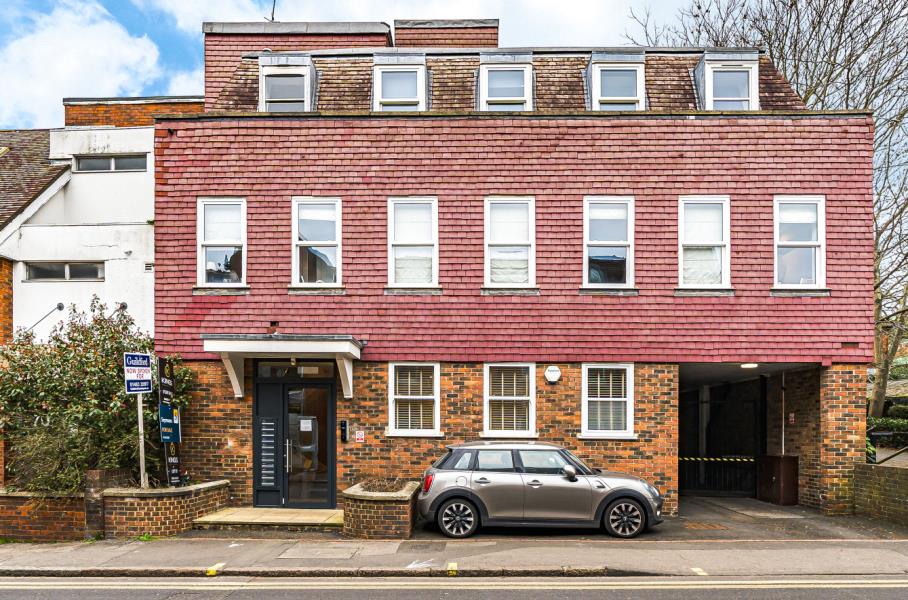 Flat Chertsey Street in Guildford