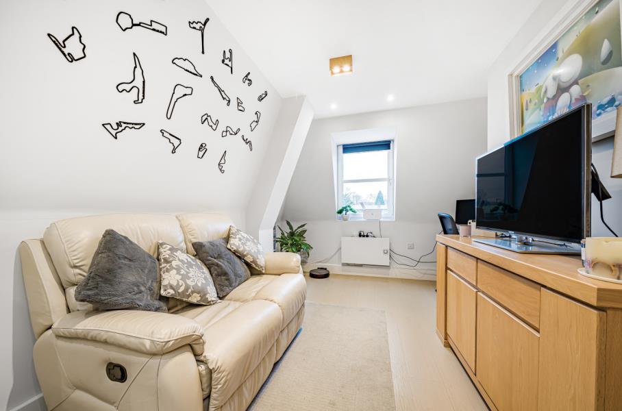 Flat Chertsey Street in Guildford