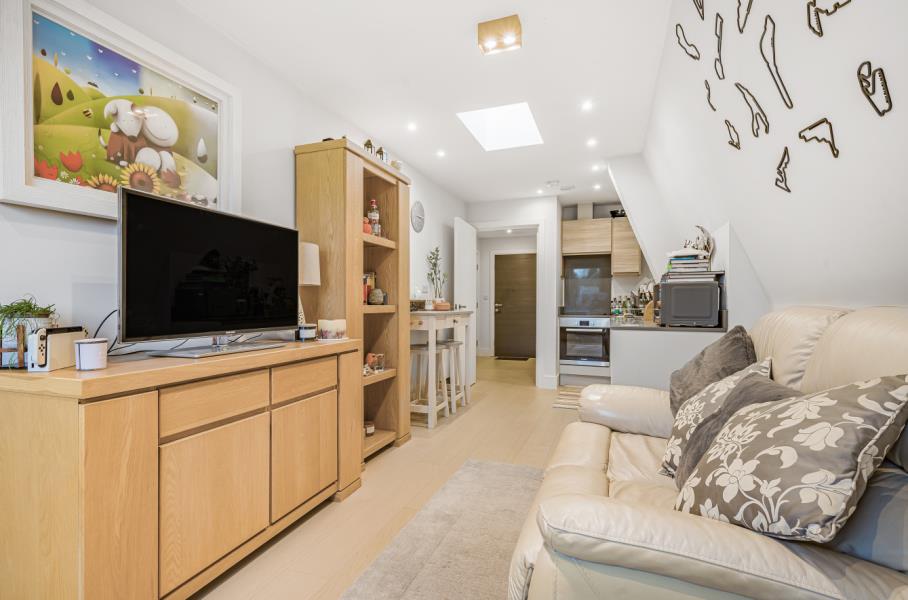 Flat Chertsey Street in Guildford