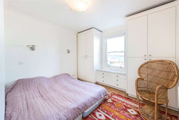 Flat Royal Crescent in Greater London