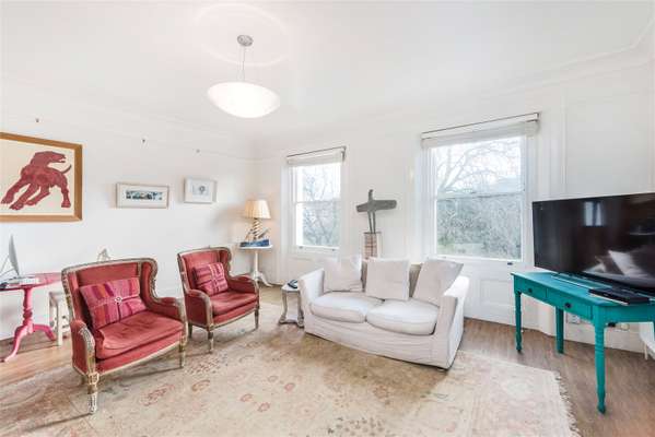 Flat Royal Crescent in Greater London