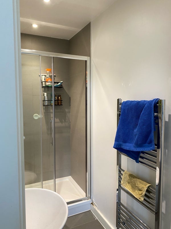 Room High Road Wembley in Greater London