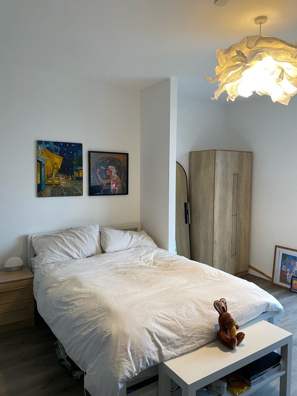 Room High Road Wembley in Greater London