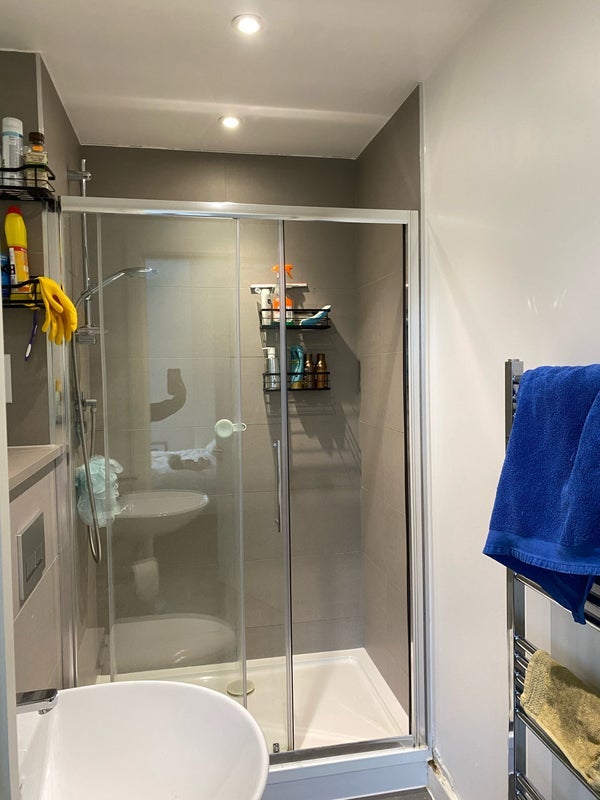 Room High Road Wembley in Greater London