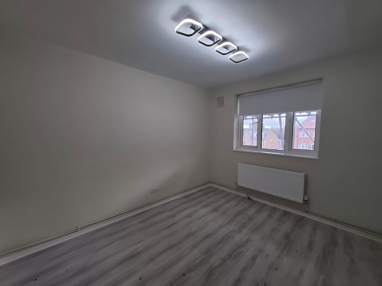 Flat South Lodge Avenue in Greater London