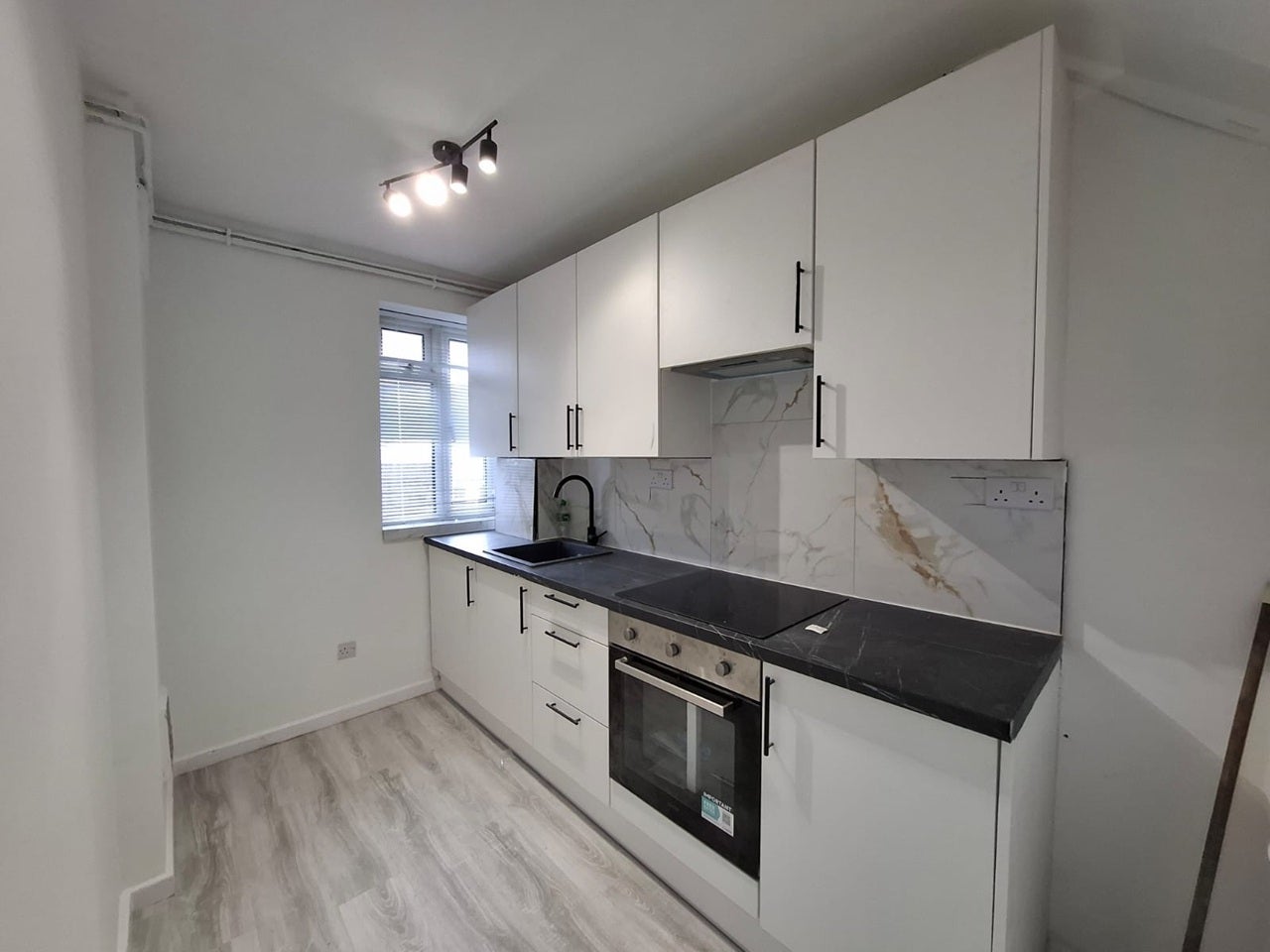 Flat South Lodge Avenue in Greater London