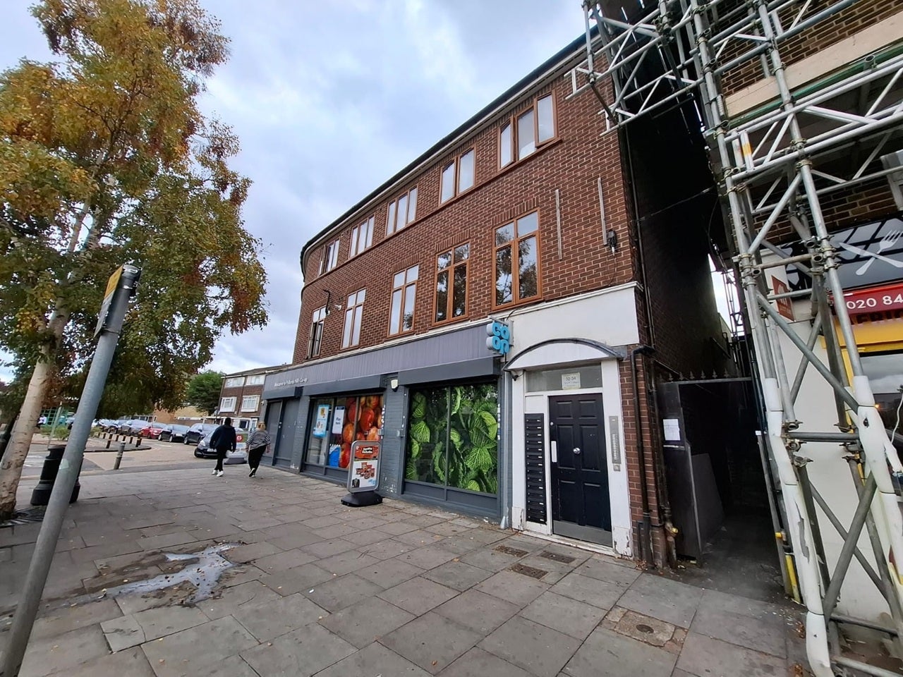 Flat South Lodge Avenue in Greater London