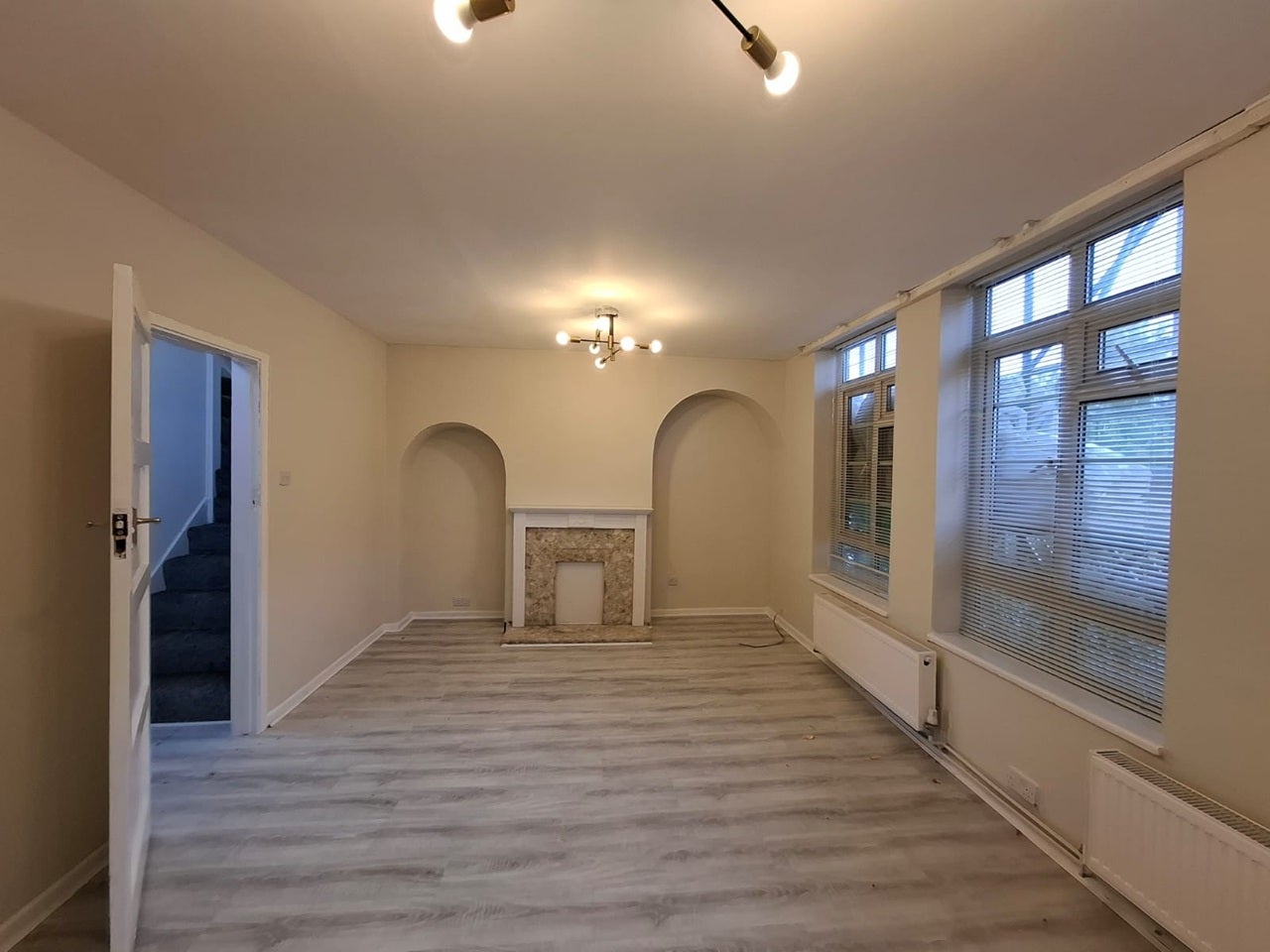 Flat South Lodge Avenue in Greater London