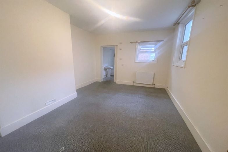 Flat Pelham Road in Seaford