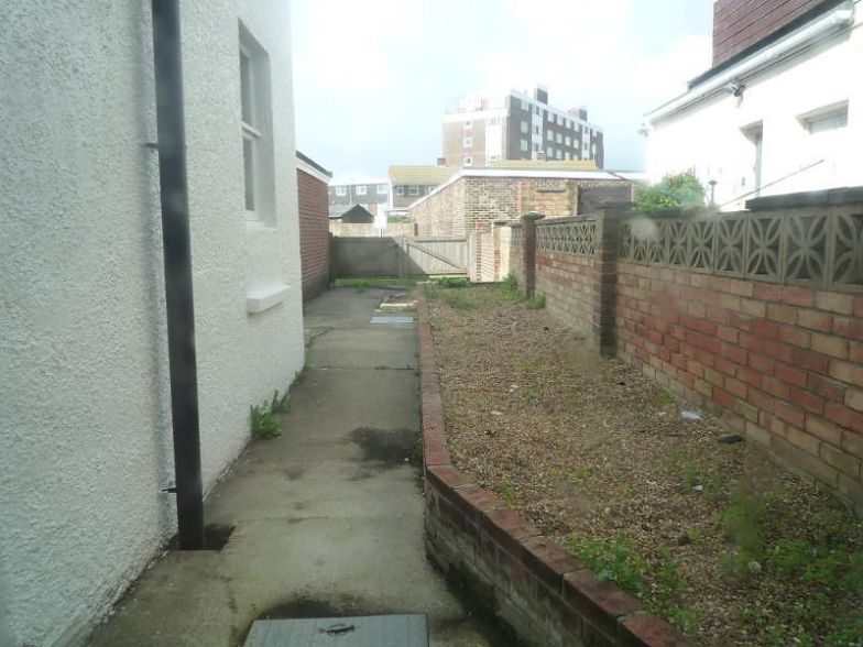 Flat Pelham Road in Seaford