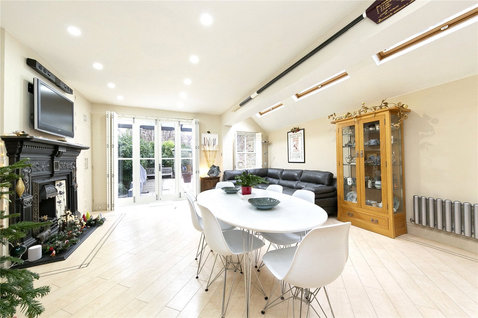 House Selwyn Avenue in Greater London