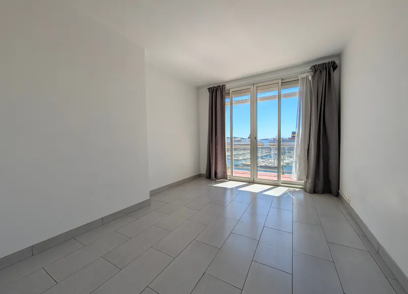 Flat Rue Pierre Letuaire in Toulon