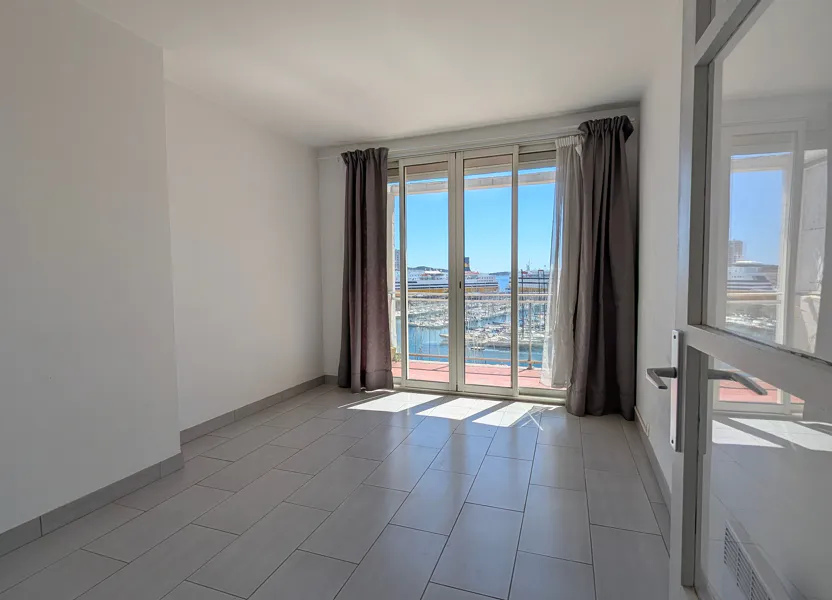 Flat Rue Pierre Letuaire in Toulon