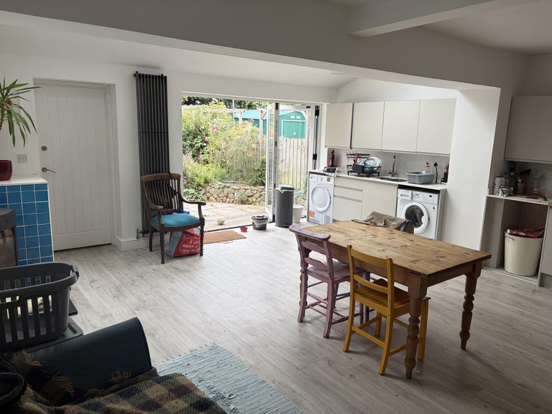 Room Bishop Manor Road in Bristol