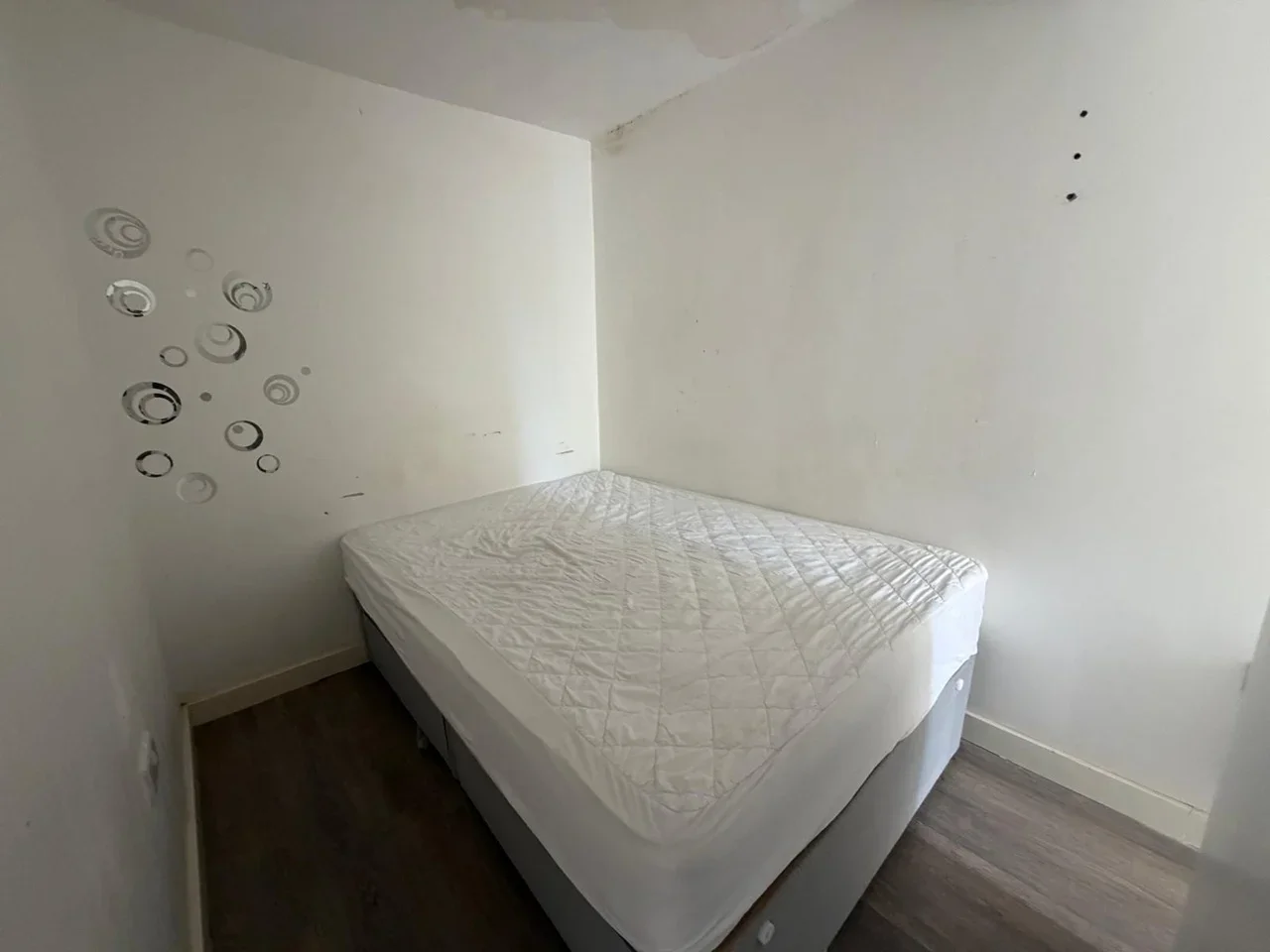 Flat Lewisham Way in Greater London