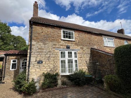 Flat Long Street in South Kesteven