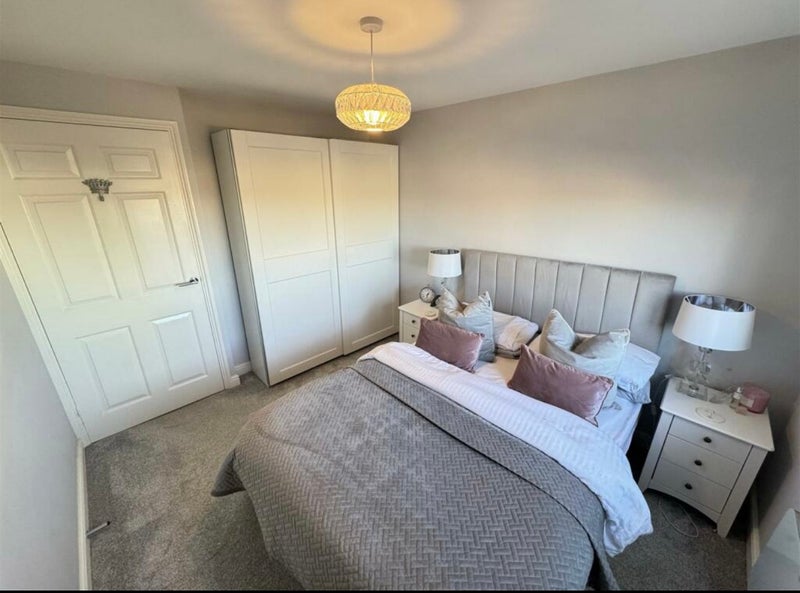 Room Parkinson Drive in Chelmsford