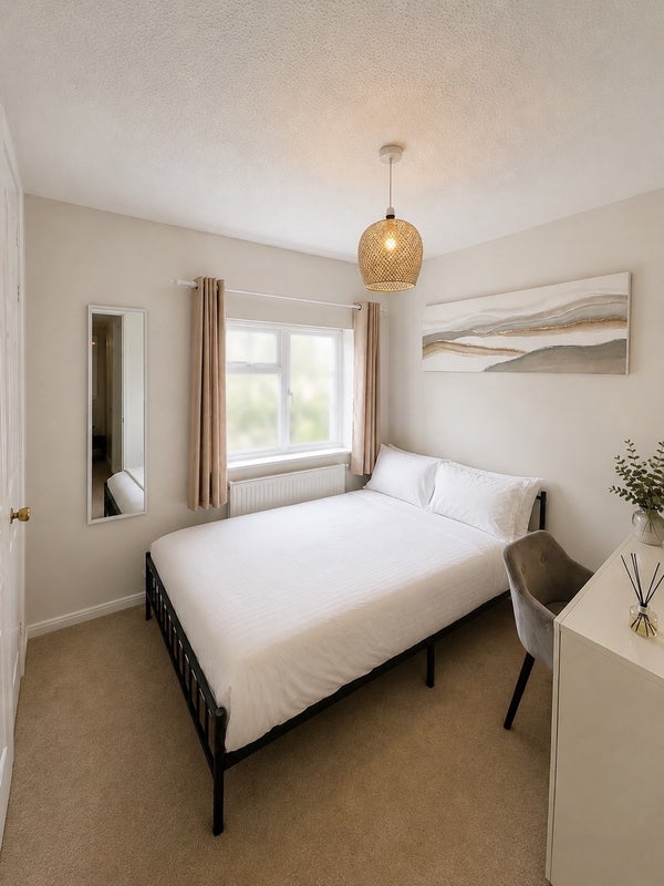 House Ormsby Close in Luton