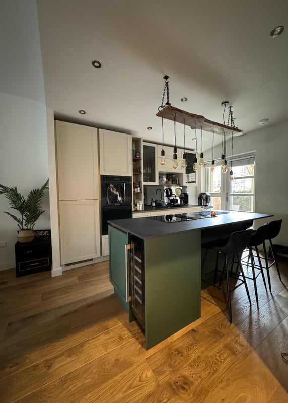 Flat Sauchiehall Street in Glasgow