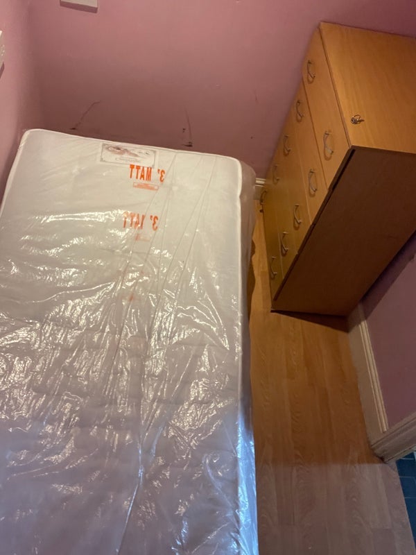Room George Lane in Greater London