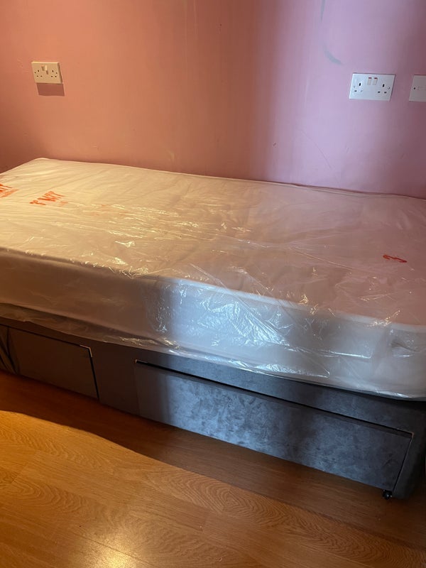 Room George Lane in Greater London