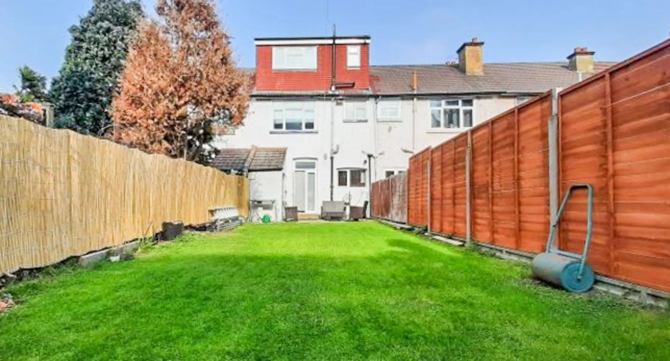House Ecclesbourne Road in Greater London