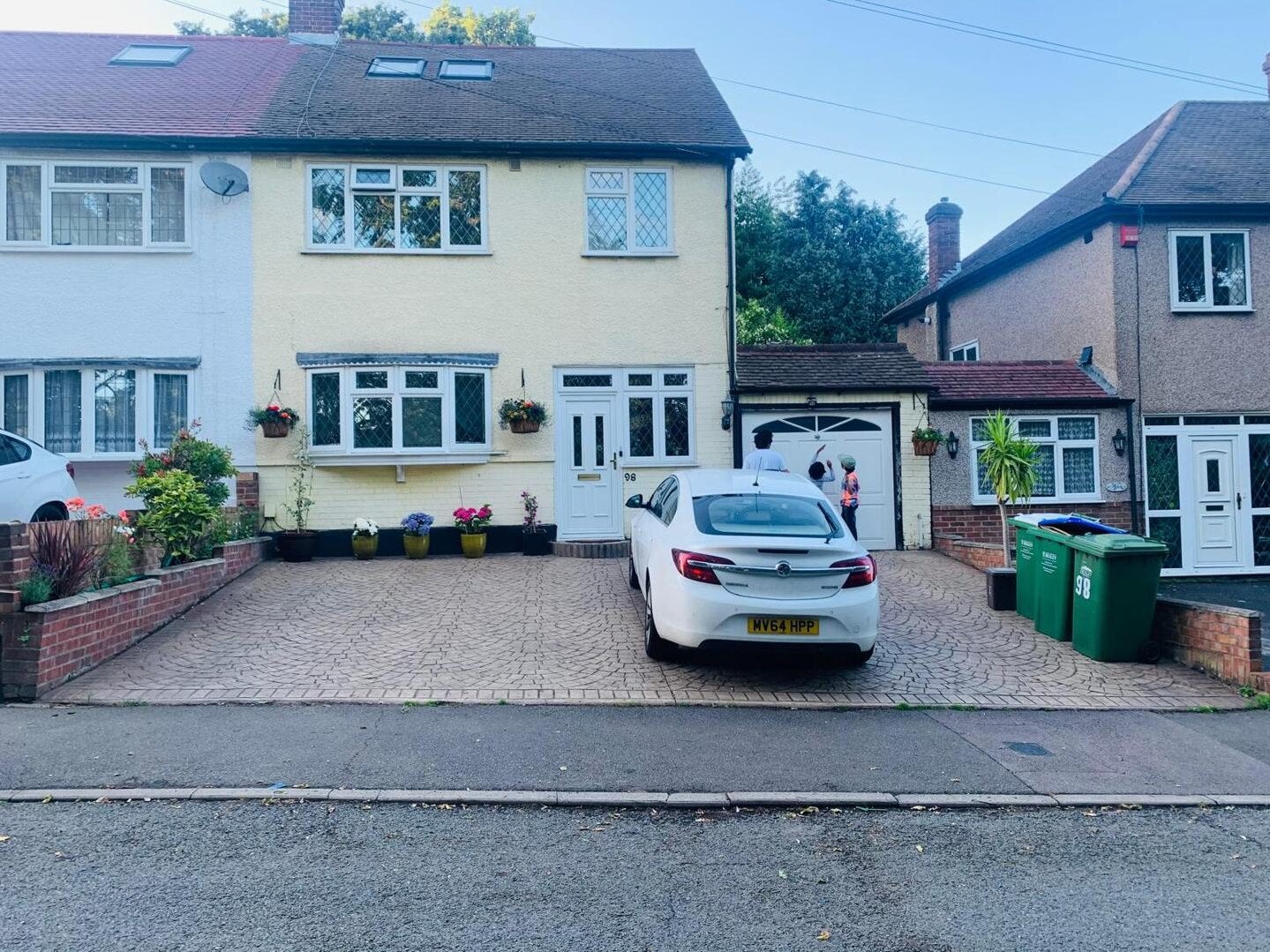 House Rochester Drive in Greater London