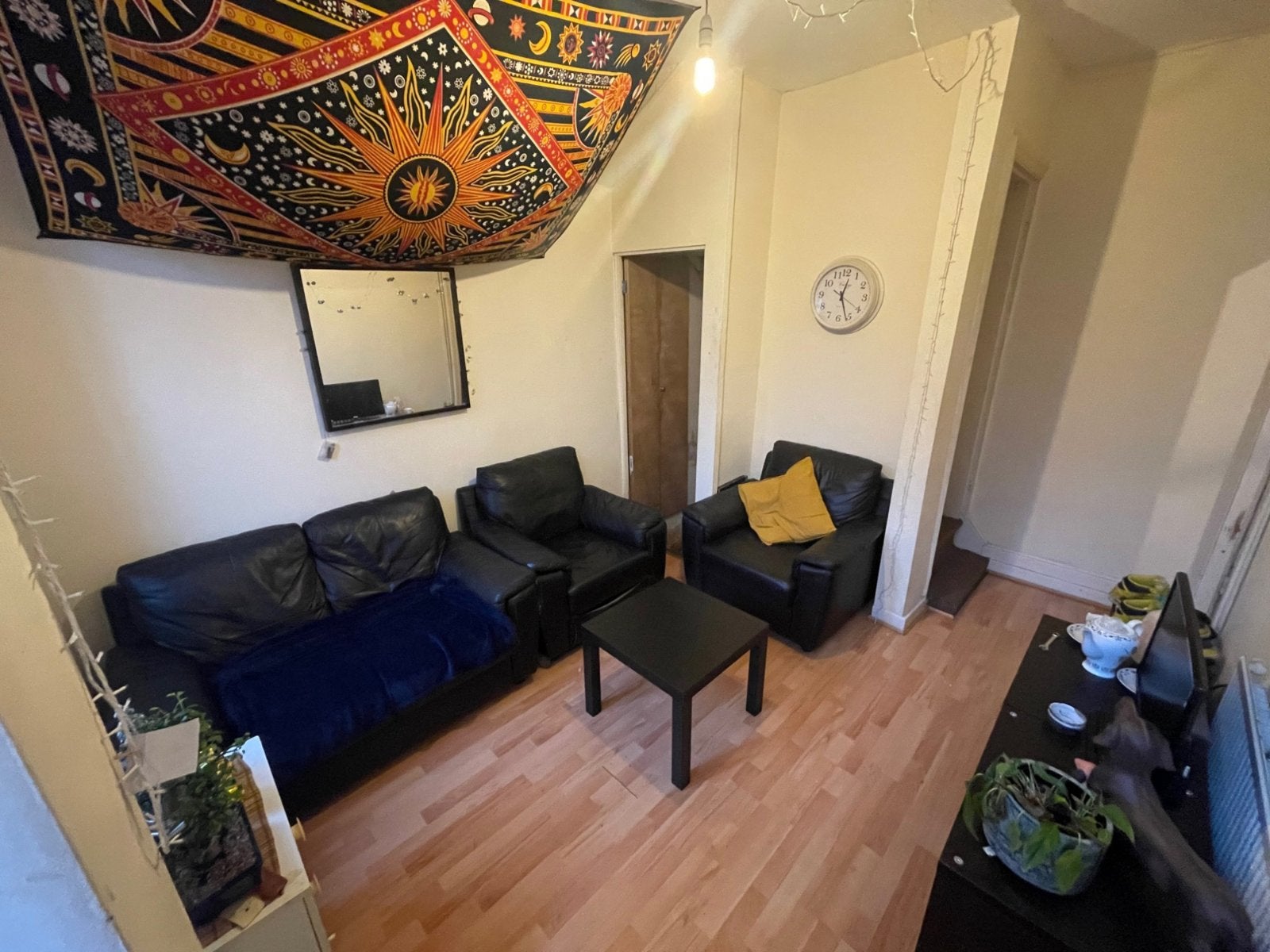 Room Quarry Place in Leeds