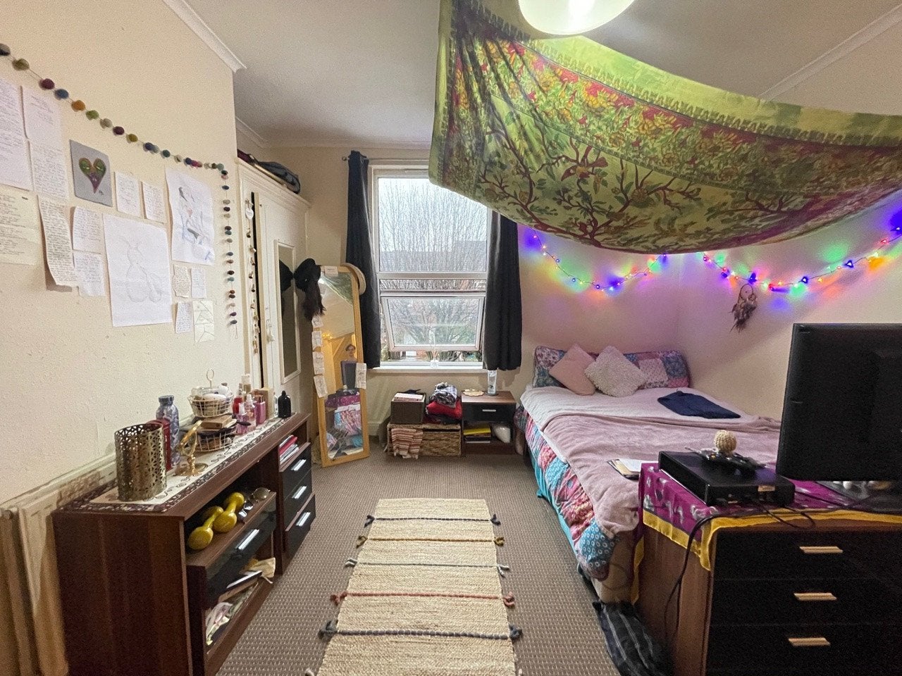 Room Quarry Place in Leeds