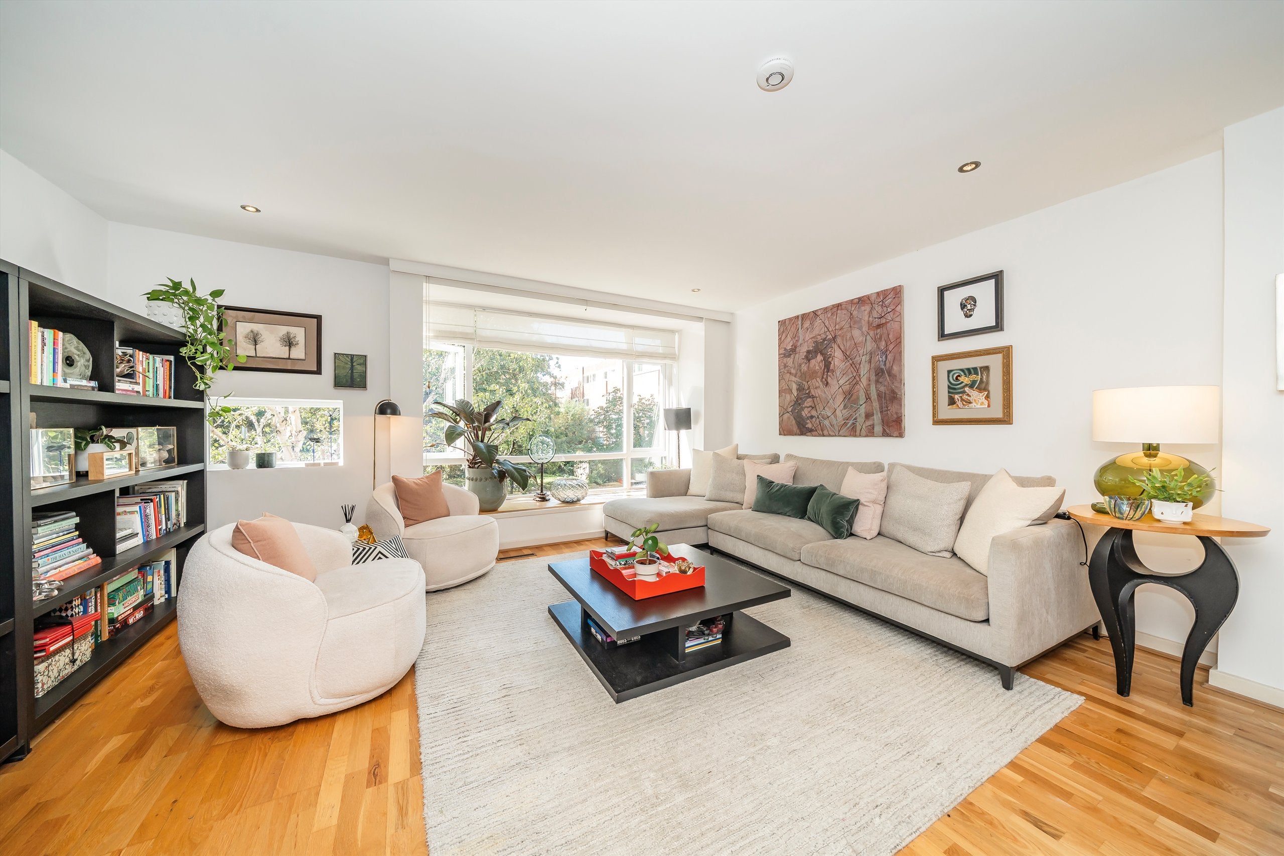 House Woodsford Square in Greater London