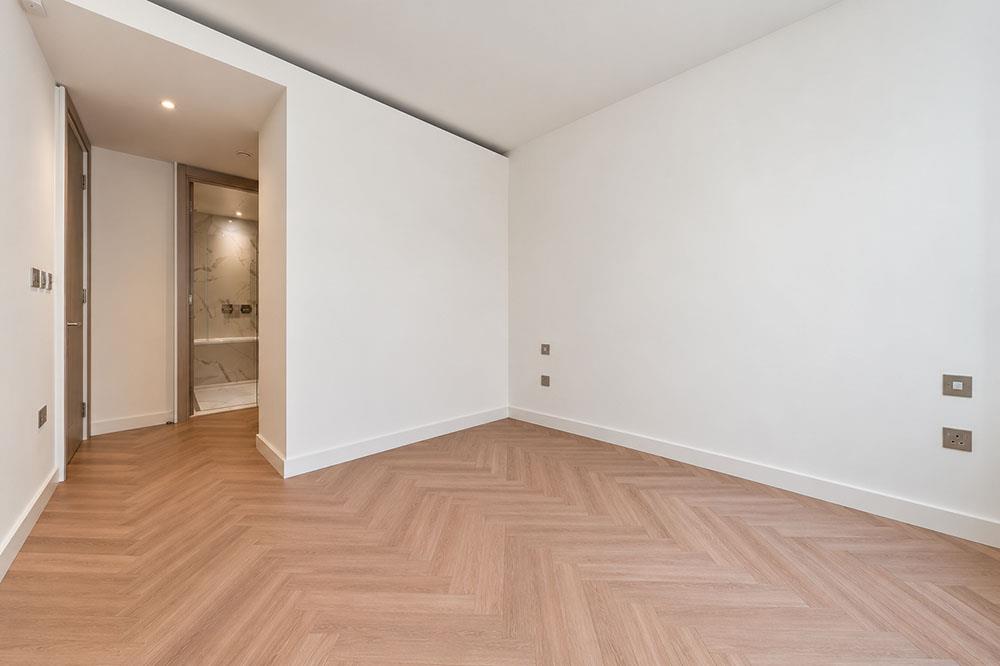 Flat Gilbeys Yard in Greater London