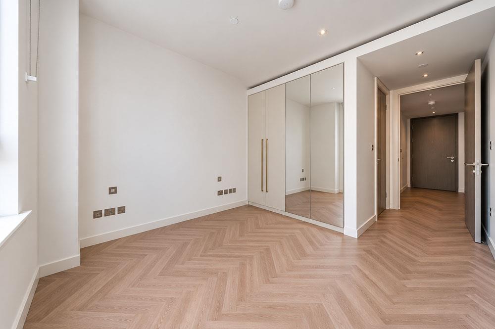 Flat Gilbeys Yard in Greater London