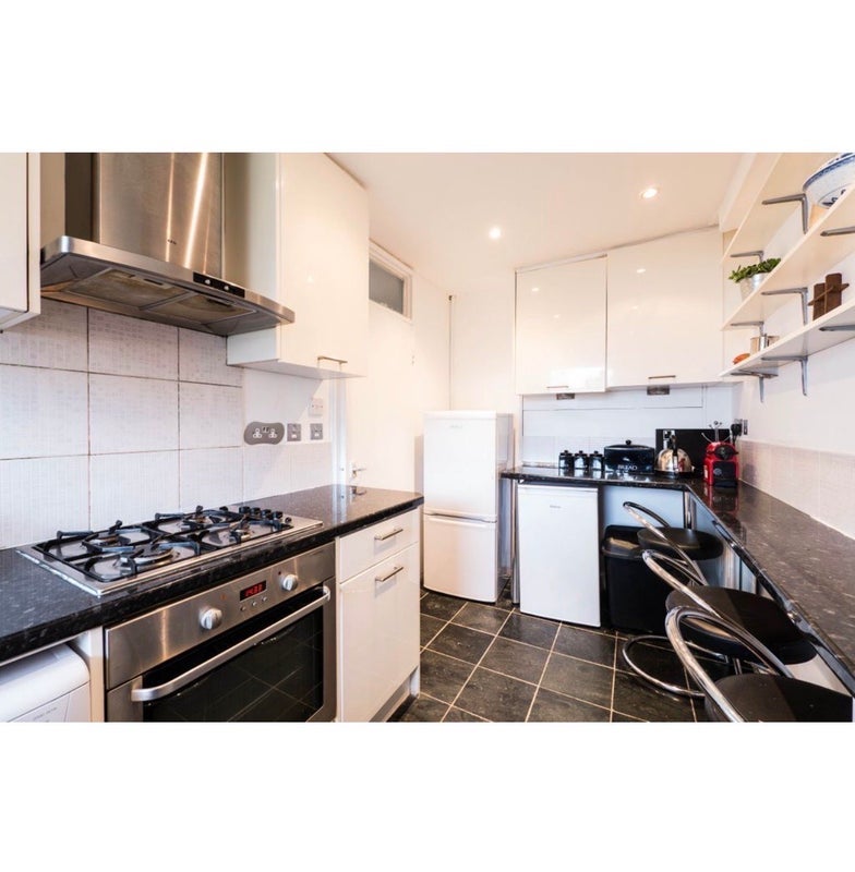 Room Queensdale Crescent in Greater London