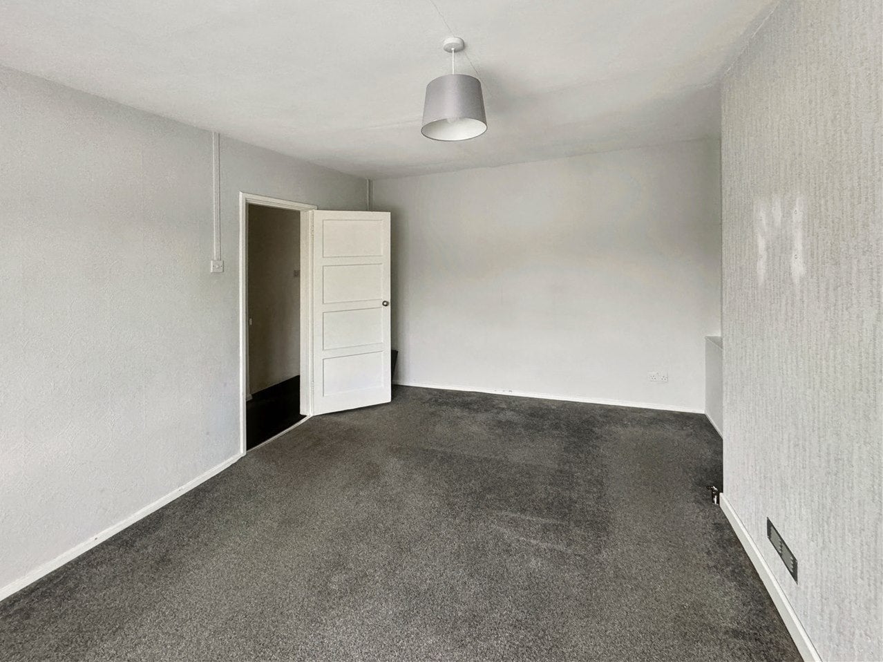 Flat Slades Drive in London