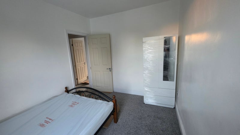 Room Belgrave Road in Greater London