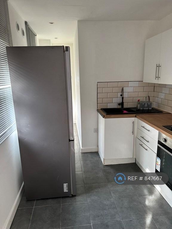 Flat Cuxton Road in Strood