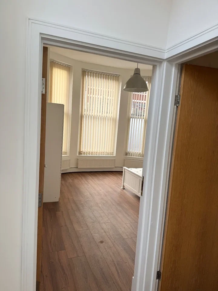 Flat Finchley Road in Greater London