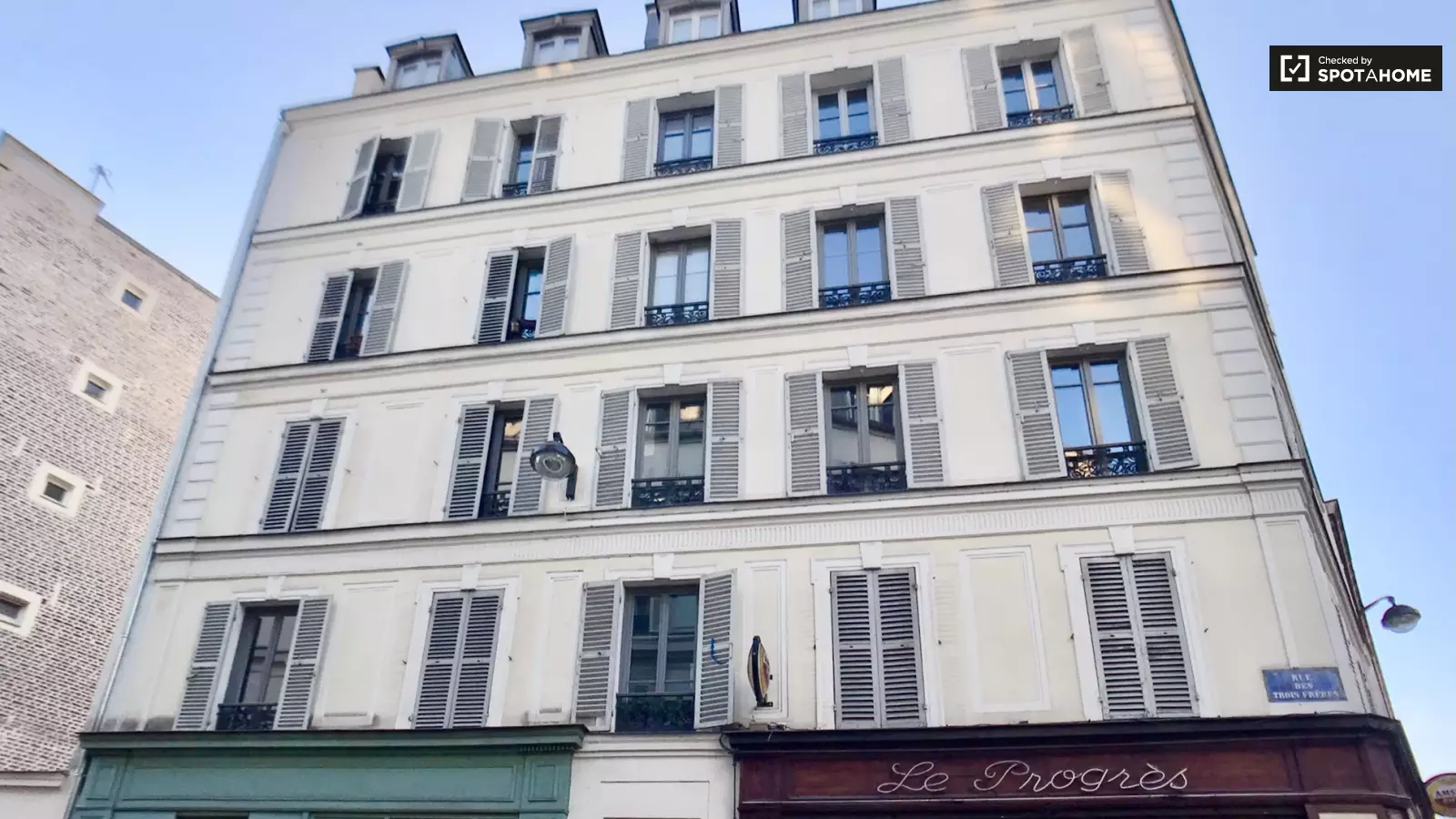 Appartement Rue des Trois Frères à Paris