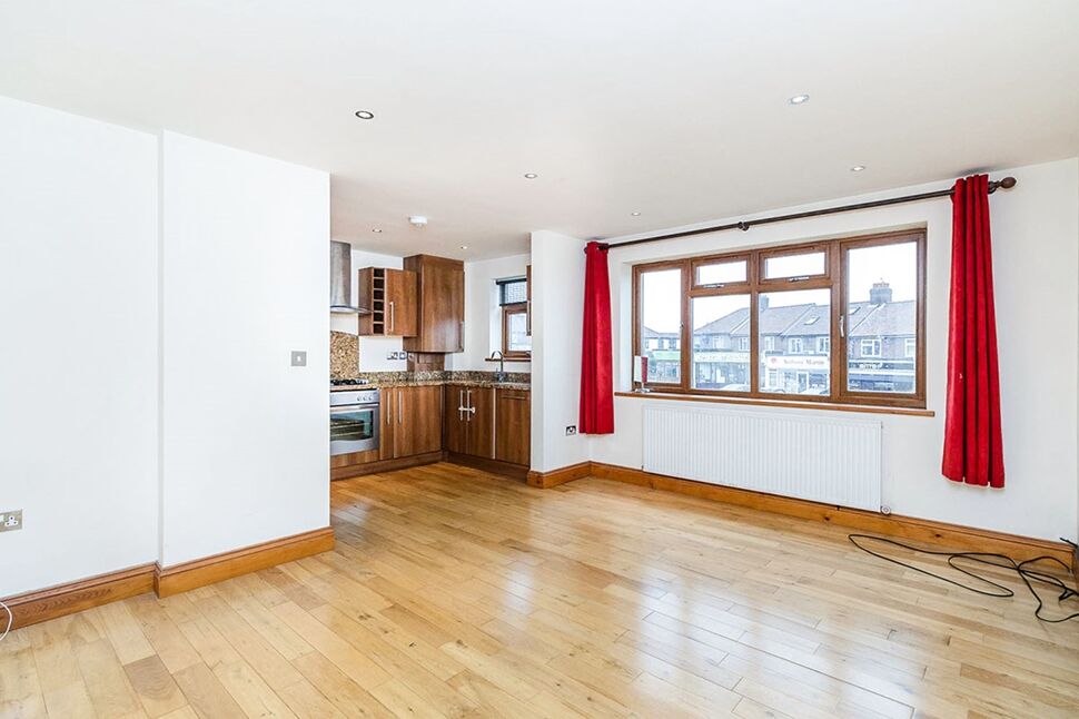 Flat Mayplace Road East in Greater London