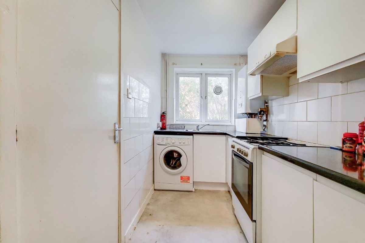 Room Penmaen Close in Gelligaer