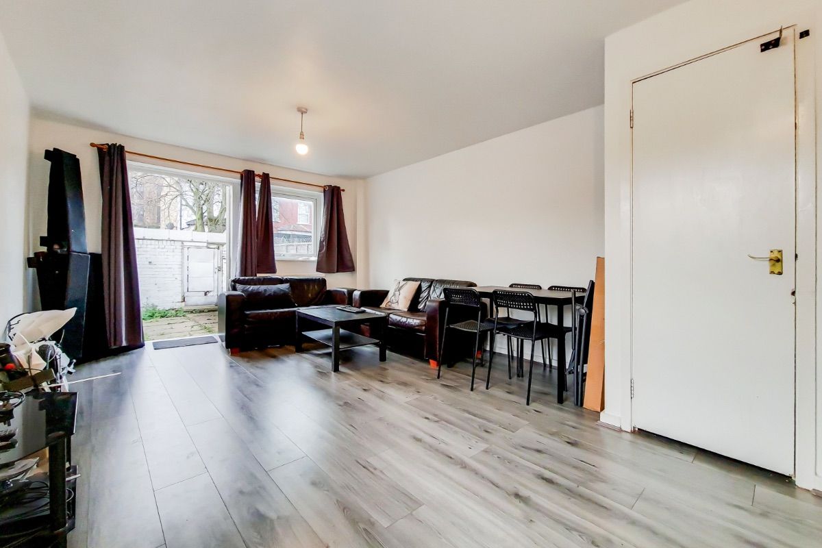 Room Penmaen Close in Gelligaer