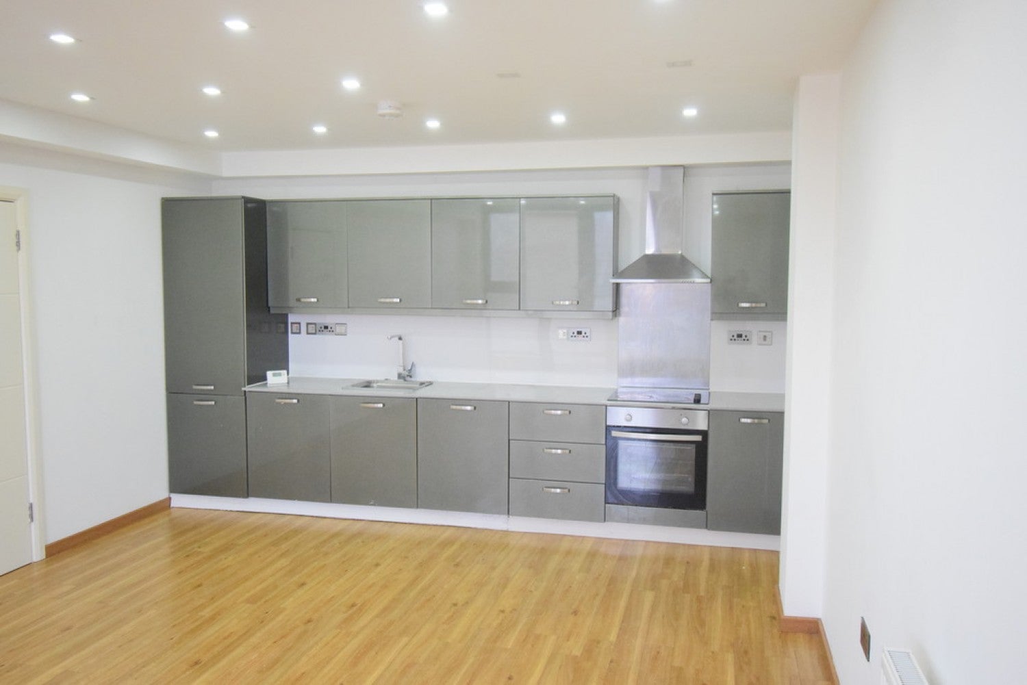 Flat Bushmead Avenue in Bedford