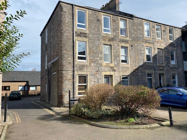 Flat North High Street in Musselburgh