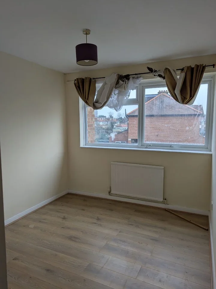 Flat Priestley Gardens in Greater London