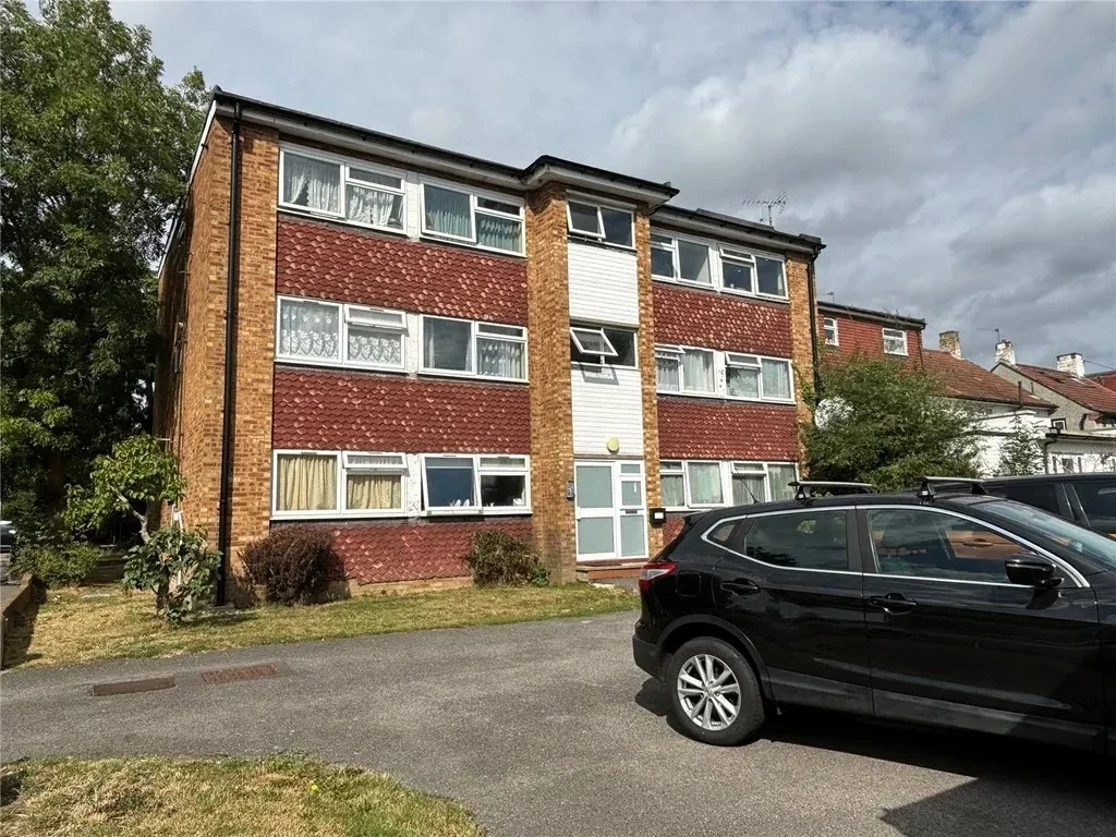 Flat Priestley Gardens in Greater London