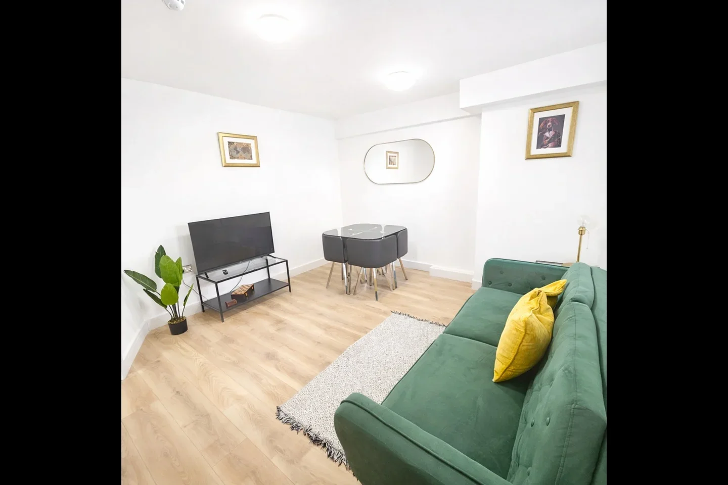 Flat Campdale Road in Greater London