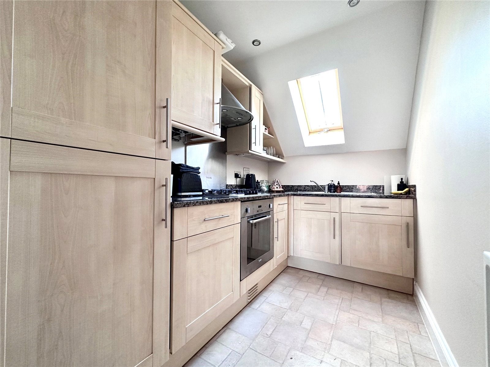 Flat Kingfisher Court in Hart